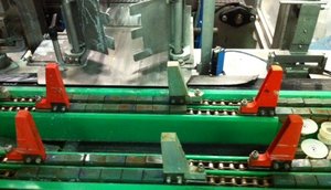 Válečkové řetězy s hnacími prvky pro balicí stroj Mariani, optimalizované společností FB Ketten, AISI630 PH, 17-4PH, AISI304