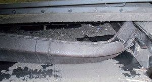 Přetížení v podavači paliva způsobené cizím předmětem